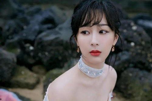 杨紫事件爆料人是谁呀视频,真相背后谁在暗中操作？  第1张